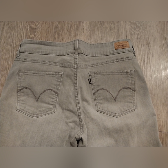 Levi's 526 Slender Straight Jeans - Picture 2 of 2